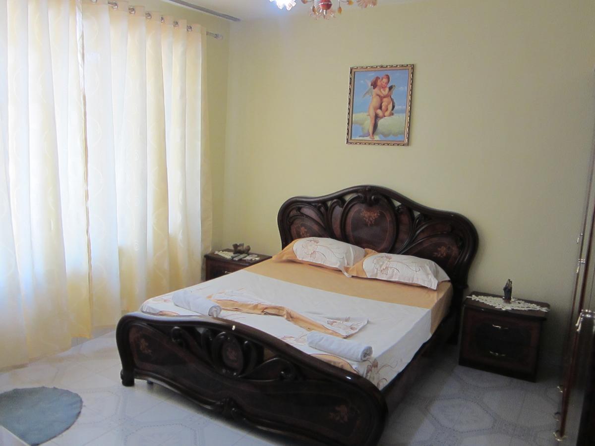 Guest House Adi Doga Berat Exterior photo